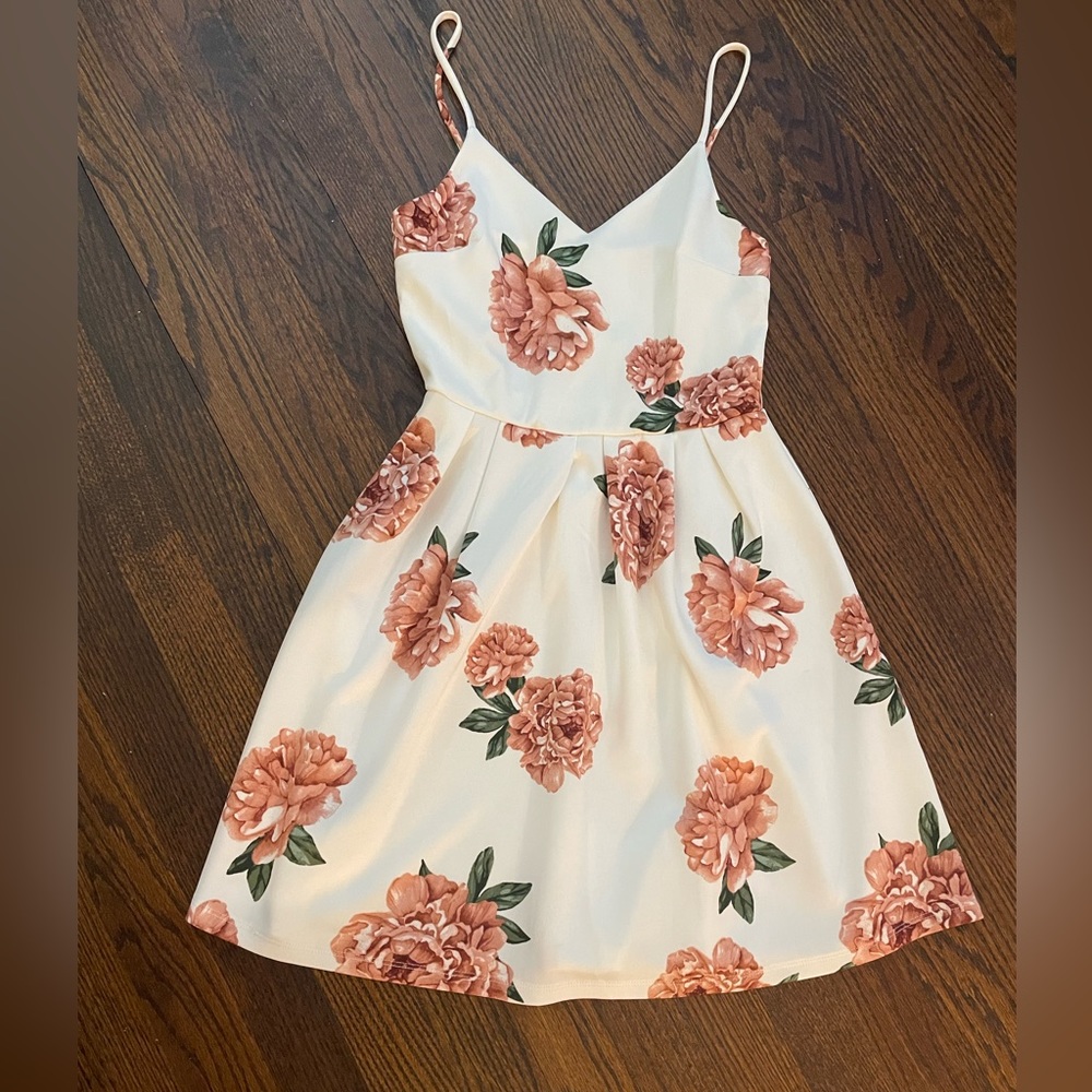 Monteau White Floral Dress size Small